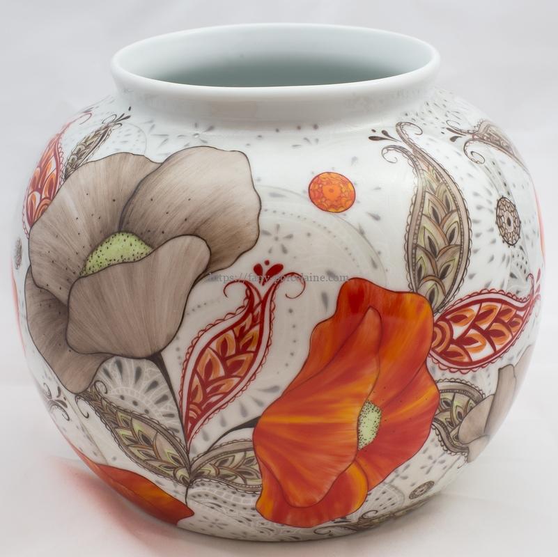 vase boule porcelaine de Limoges décor coqelicots - Pièce unique