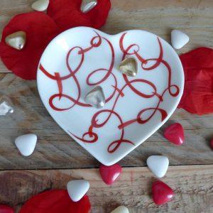 petit vide-poches coeur en porcelaine de Limoges décor ruban rouge